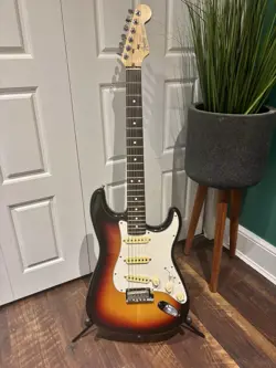 AMERICAN STANDARDSTRATOCASTER WITH