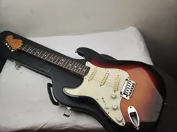 FENDER STRATOCASTER AMERICAN