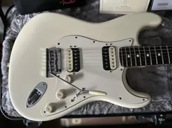 FENDER AMERICAN PROFESSIONAL STRATOCASTER HH SHAWBUCKER OLYMPIC WHITE