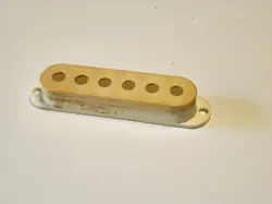 VINTAGE 1970S 1977 FENDER STRATOCASTER PICKUP COVER