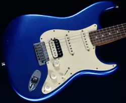 FENDER AMERICAN ULTRA STRATOCASTER HSS, ROSEWOOD FINGERBOARD, COBRA BLUE