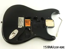 HARDWARE STRATOCASTER BLACK.
