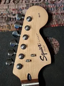 FENDER SQUIER STRAT