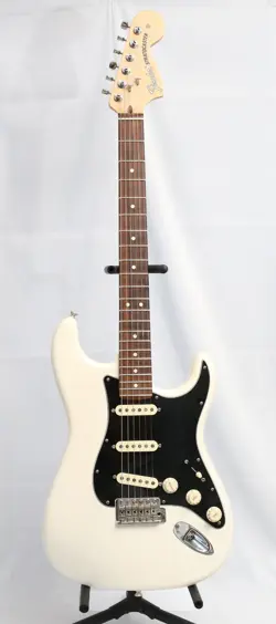 AMERICAN PERFORMER STRATOCASTER-CLASSIC