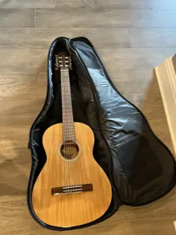 3/4-SIZE CLASSICAL ACOUSTIC