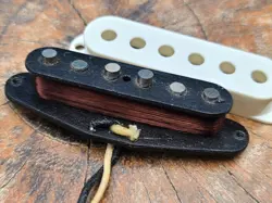 STRATOCASTER AVRI '57