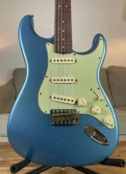 JOURNEYMAN STRATOCASTER