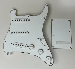 OEM | 2018 FENDER PLAYER STRAT LOADED PICKGUARD W/BACKPLATE ALNICO 5 PICKUPS SSS