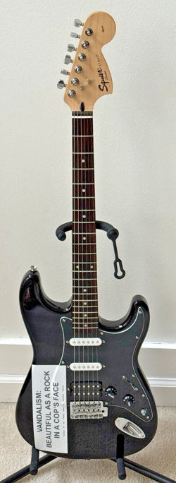 2003 FENDER� SQUIER KURT COBAIN VANDALISM STYLE BLACK STRATOCASTER EXCELLENT!