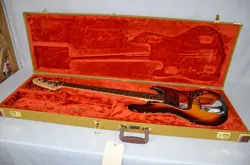 FENDER JAZZ BASS, EXCELLENT CONDITION WITH FENDER TWEED CASE