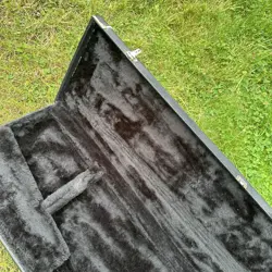 VINTAGE FENDER BLACK