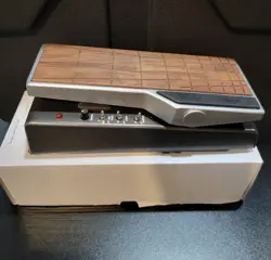 FENDER TREAD-LIGHTâ„¢ WAH