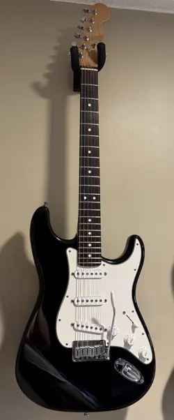 STANDARD STRATOCASTER- ALL
