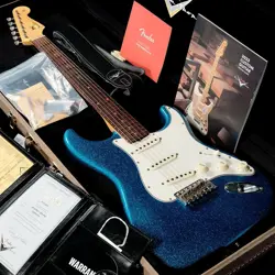 FENDER CUSTOM SHOP LIMITED 1960 STRATOCASTER JOURNEYMAN RELIC AGED BLUE SPARKLE
