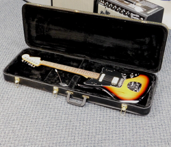 2024 FENDER PLAYER JAGUAR ELECTRIC GUITAR W/ CASE! 3-COLOR SUNBURST! VERY NICE!