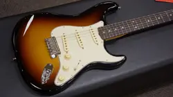 STRATOCASTER 3-COLOR