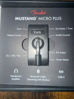 USED FENDER MUSTANG® MICRO PLUS HEADPHONE AMPLIFIER