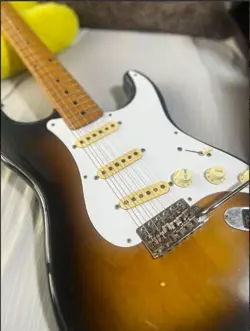 ELECTRIC GUITAR FENDER STRATOCASTER SUNBURST MADE IN 1989 JAPAN