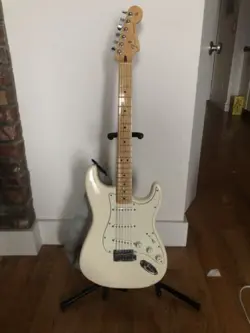 FENDER STANDARD STRATOCASTER, MAPLE FINGERBOARD, ARCTIC WHITE