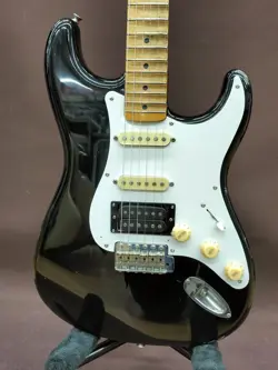 FENDER JAPAN ST57-55 USED 1984-1987 MAPLE NECK MAPLE FINGERBOARD BLACK