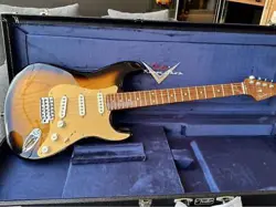 AM CUST STRATOCASTER