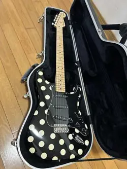 ELECTRIC GUITAR FENDER BUDDY GUY STANDARD STRATOCASTER POLKA DOT MODEL WITH CASE