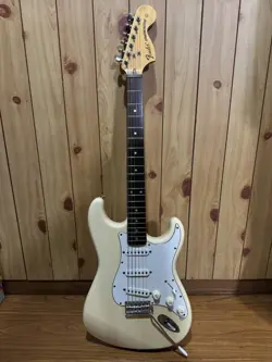 FENDER JAPAN STRATOCASTER ST-72 SQ SERIAL ELECTRIC GUITAR WITH SOFT CASE GOOD