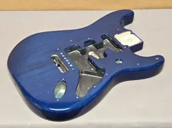 2013 FENDER DELUXE PLAYER'S STRAT SOLID ASH BODY SAPPHIRE BLUE ELECTRIC GUITAR
