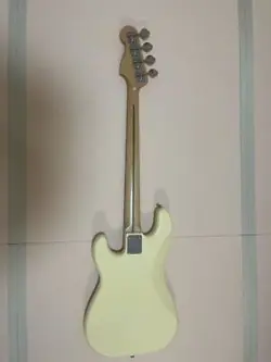 FENDER JAPAN PB