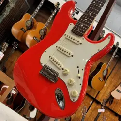 FENDER JAPAN ST-362 USED BASSWOOD BODY ROSEWOOD FINGERBOARD RED W/SOFT CASE