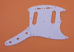 WHITE ACRYLIC PICKGUARD & CONTROL PLATE FOR US/MEX FENDER STANDARD MUSTANG