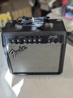FENDER FRONTMAN 15G 15 WATT GUITAR AMP CLEAN! WORKS PERFECTLY! AMPLIFIER