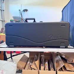 FENDER DELUXE MOLDED TSA STRAT/TELE CASE MINT 24090