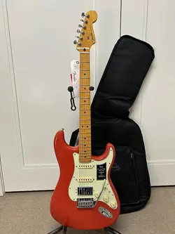 FENDER PLAYER PLUS STRATOCASTER HSS WITH MAPLE FRETBOARD - FIESTA RED