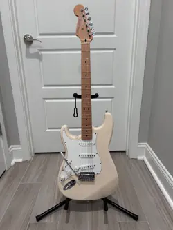 1996 FENDER STANDARD STRATOCASTER LEFT HANDED