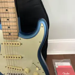 FENDER AMERICAN PERFORMER STRATOCASTER ELECTRIC GUITAR - LAKE PLACID