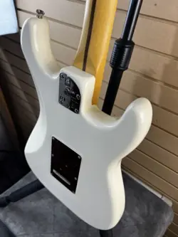 STRATOCASTER LEFT-HANDED OLYMPIC