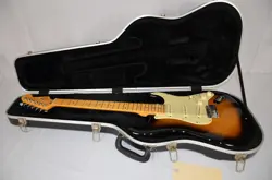 FENDER AMERICAN DELUXE STRATOCASTER, EXCELLENT CONDITION, WITH FENDER HARDCASE