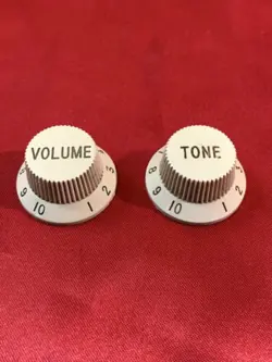 FENDER STRATOCASTER GUITAR KNOBS VOLUME TONE 4 SPOKE VINTAGE 1980S