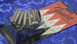 STRAT TREMOLO SPRING/CLAW