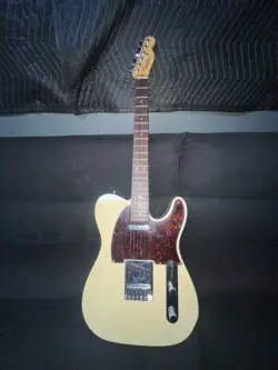 FENDER TELECASTER DELUXE WHITE BLONDE