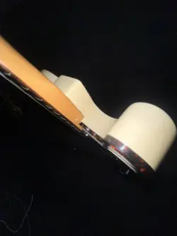 TELECASTER DELUXE WHITE