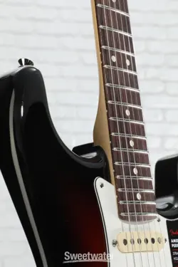 STRATOCASTER HSS 3-TONE