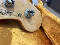 FENDER AMERICAN VINTAGE '62 JAZZ BASS