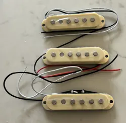 STRATOCASTER STYLE SINGLE