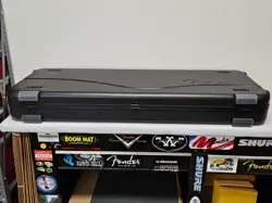 2016 FENDER USA PROFESSIONAL STRAT / TELE BLACK HARDSHELL CASE ELECTRIC GUITAR