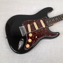2000 SQUIER STRATOCASTER