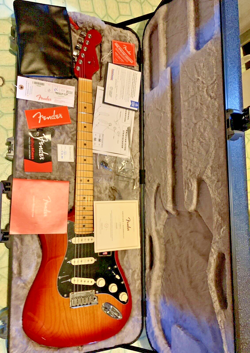 FENDER STRATOCASTER AMERICAN ULTRA LUXE COA  HSC MINT