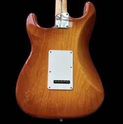 SHOP STRATOCASTER WITH
