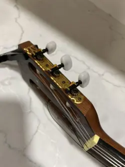 GUITAR CRACKED